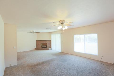 2126 E Howard Ave, Visalia, CA 93292 photo 4