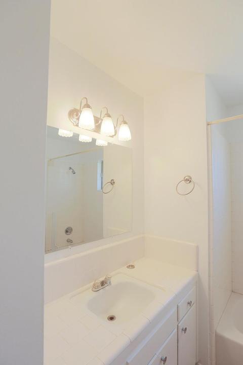 2126 E Howard Ave, Visalia, CA 93292 photo 9
