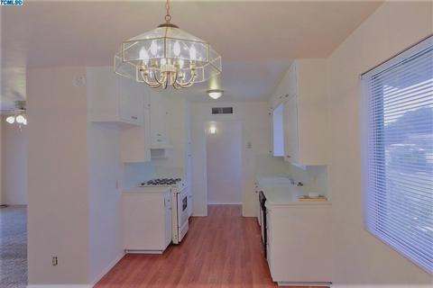 2126 E Howard Ave, Visalia, CA 93292 photo 7
