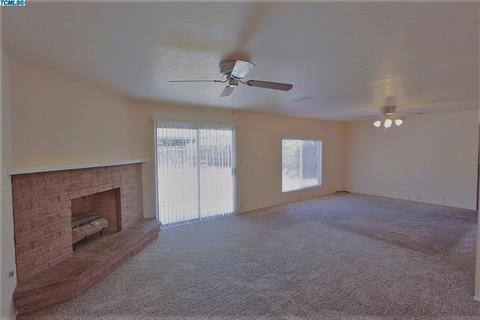 2126 E Howard Ave, Visalia, CA 93292 photo 3