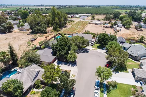 168 Grace Ct, Lemoore, CA 93245 photo 31