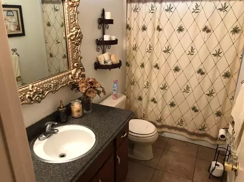330 E Vine Ave, Visalia, CA 93291 photo 10