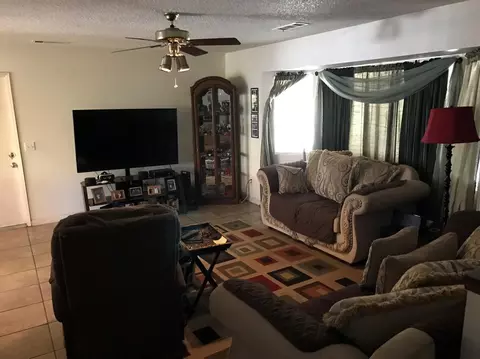 330 E Vine Ave, Visalia, CA 93291 photo 5