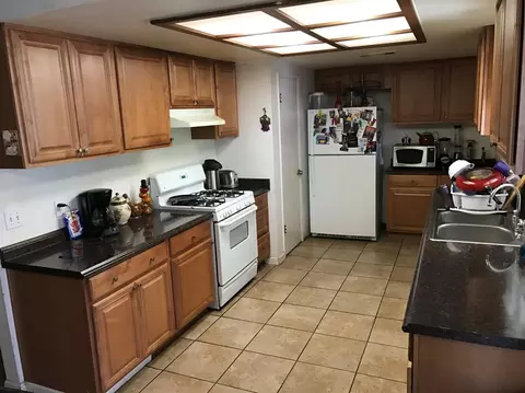 330 E Vine Ave, Visalia, CA 93291 photo 7