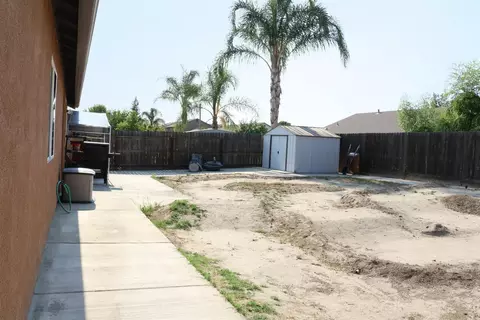2512 E Chestnut Ave, Visalia, CA 93292 photo 16