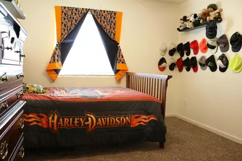2512 E Chestnut Ave, Visalia, CA 93292 photo 9