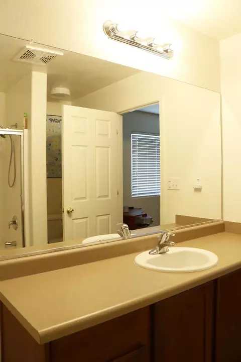 2512 E Chestnut Ave, Visalia, CA 93292 photo 13