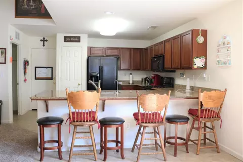 2512 E Chestnut Ave, Visalia, CA 93292 photo 4