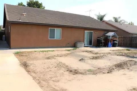 2512 E Chestnut Ave, Visalia, CA 93292 photo 14
