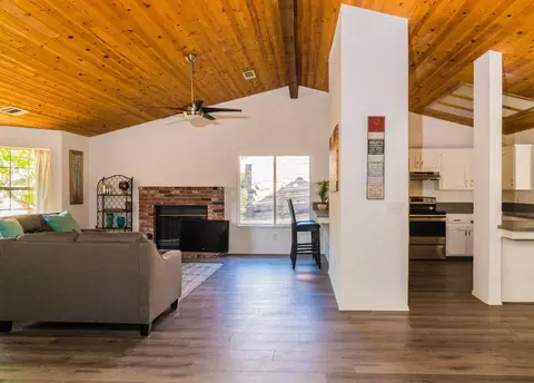 41053 Meadow Dr, Three Rivers, CA 93271 photo 2