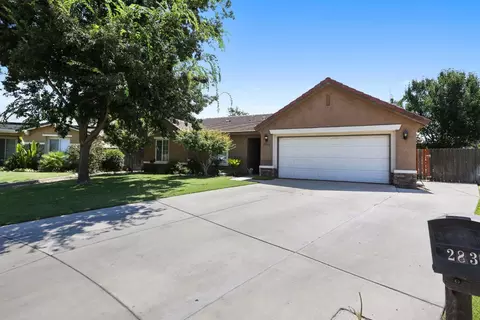 2835 E Seeger Ct, Visalia, CA 93292 photo 2
