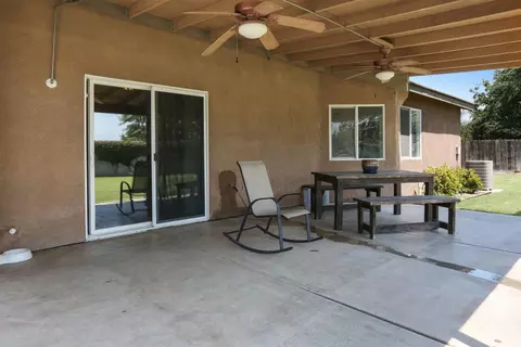 2835 E Seeger Ct, Visalia, CA 93292 photo 18
