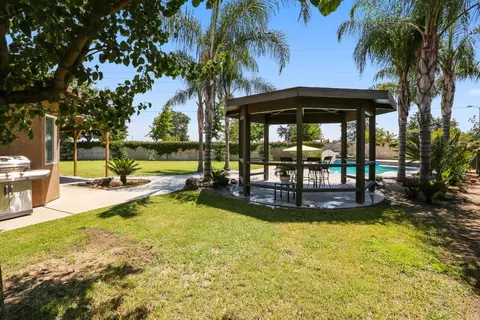 2835 E Seeger Ct, Visalia, CA 93292 photo 21