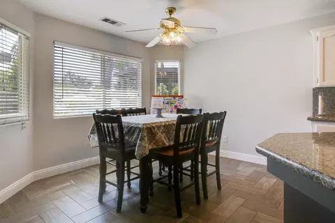 2835 E Seeger Ct, Visalia, CA 93292 photo 4