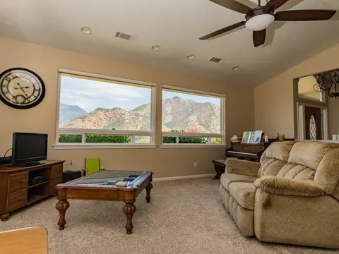 40653 Crystal Dr, Three Rivers, CA 93271 photo 6