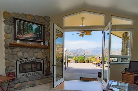 40653 Crystal Dr, Three Rivers, CA 93271 photo 1