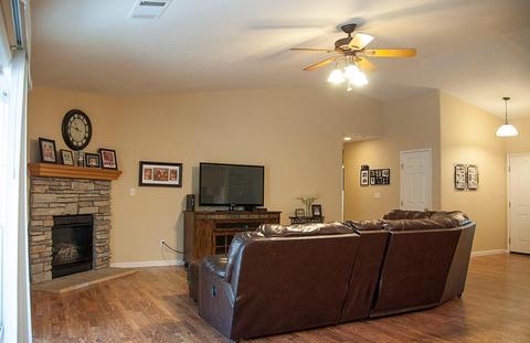 2606 E Cherry Ave, Visalia, CA 93292 photo 14