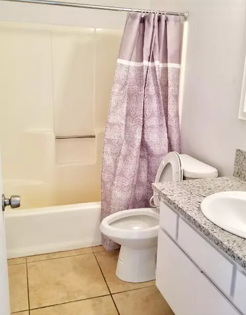 815 E Harold Ave, Visalia, CA 93292 photo 7