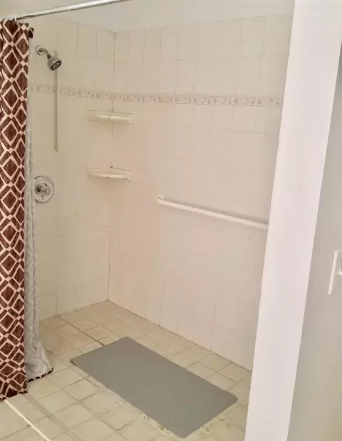 815 E Harold Ave, Visalia, CA 93292 photo 8