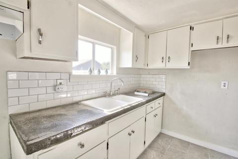 251 S Belmont Rd, Exeter, CA 93221 photo 8
