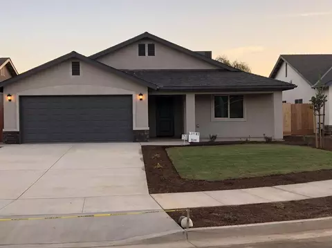939 E Vine Ct E, Visalia, CA 93292 photo 1