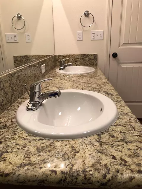 939 E Vine Ct E, Visalia, CA 93292 photo 13