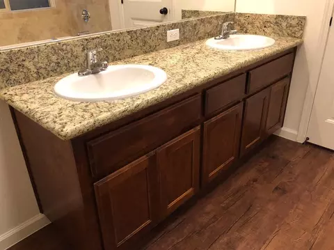 939 E Vine Ct E, Visalia, CA 93292 photo 11