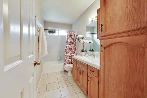 2828 E Parker Ct, Visalia, CA 93292 photo 17