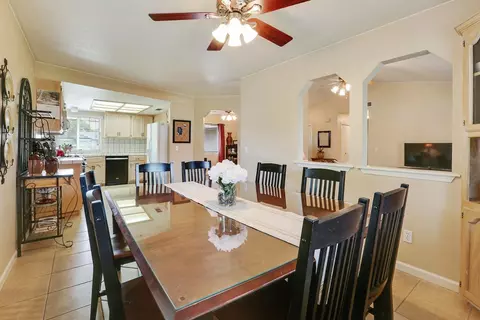 2828 E Parker Ct, Visalia, CA 93292 photo 8