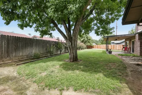 2828 E Parker Ct, Visalia, CA 93292 photo 21