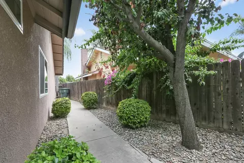 2828 E Parker Ct, Visalia, CA 93292 photo 23