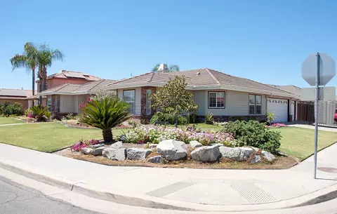 480 Encore Dr, Hanford, CA 93230 photo 1