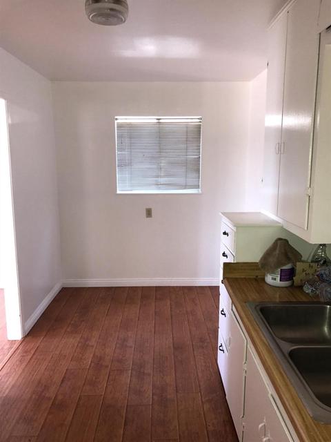 618 N E St, Tulare, CA 93274 photo 5