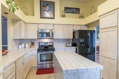 316 Avalon Dr, Lemoore, CA 93245 photo 13