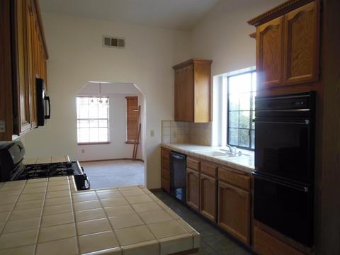 690 Montecito Ct, Lemoore, CA 93245 photo 7