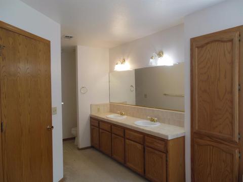 690 Montecito Ct, Lemoore, CA 93245 photo 17