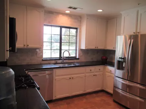3107 E Cross Ave, Tulare, CA 93274 photo 9