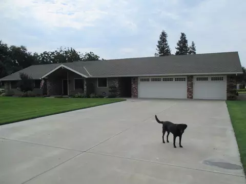 3107 E Cross Ave, Tulare, CA 93274 photo 2