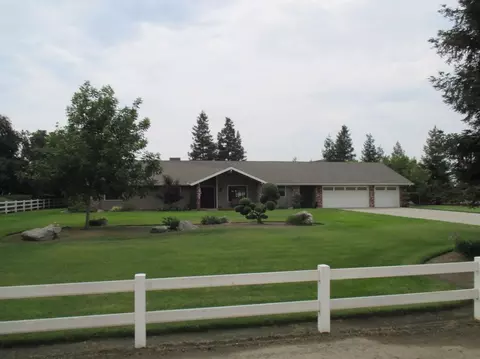 3107 E Cross Ave, Tulare, CA 93274 photo 1