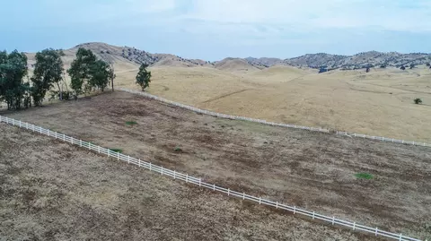 30885 Angus Loop, Springville, CA 93265 photo 6