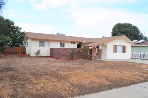 425 W Spring Ln, Lemoore, CA 93245 photo 3