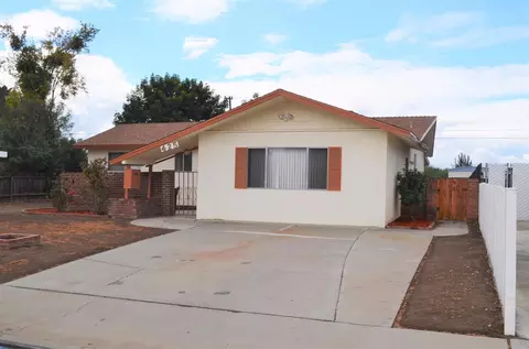 425 W Spring Ln, Lemoore, CA 93245 photo 2