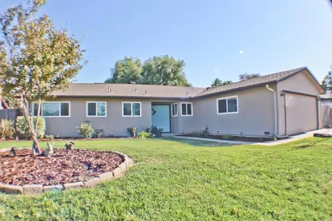 11687 Carleton Ave, Tulare, CA 93274 photo 1