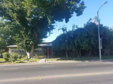 950 E Cross Ave, Tulare, CA 93274 photo 1