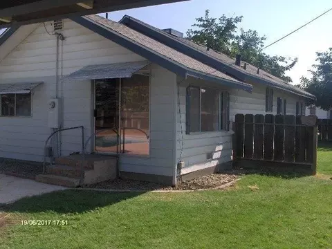 398 S Orange Ave, Exeter, CA 93221 photo 5