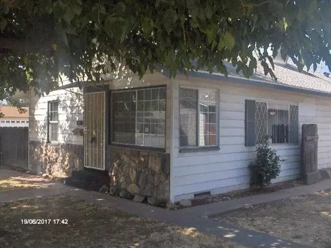 398 S Orange Ave, Exeter, CA 93221 photo 1