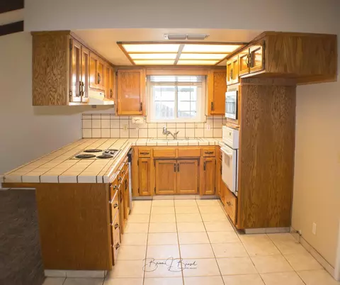 1212 E Rose Ct, Visalia, CA 93292 photo 12