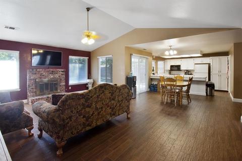 429 Benjamin Ct, Exeter, CA 93221 photo 2