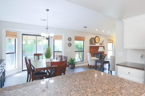 547 E Vine Ct, Visalia, CA 93292 photo 12