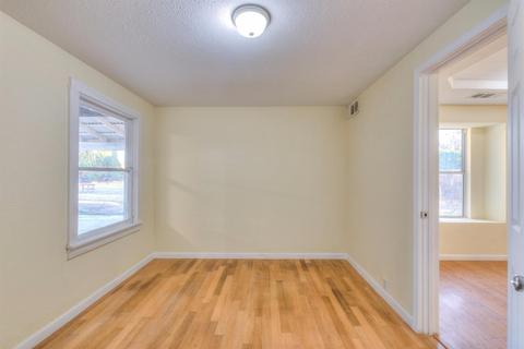 597 W Prosperity, Tulare, CA 93274 photo 19